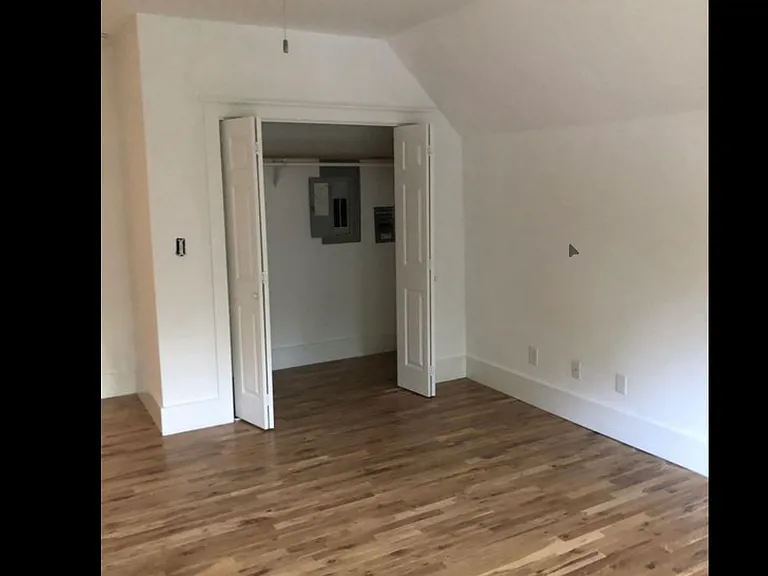 702 Catherine St SW — Photo 12