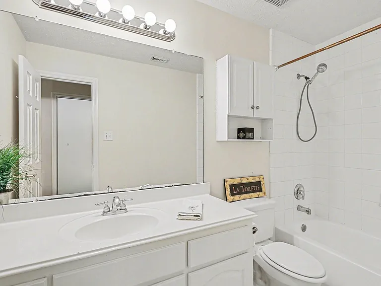 16434 Redcrest Dr — Photo 18