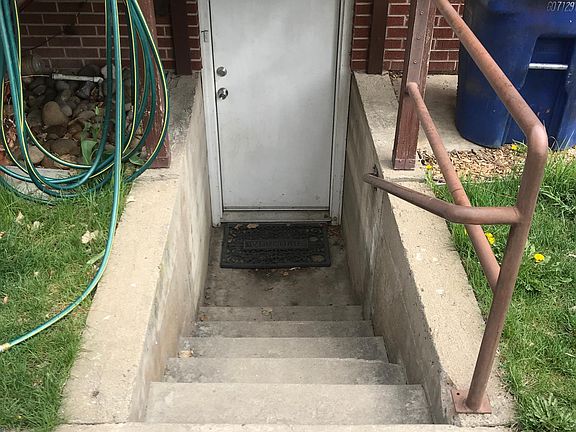 Desperate downstairs entrance