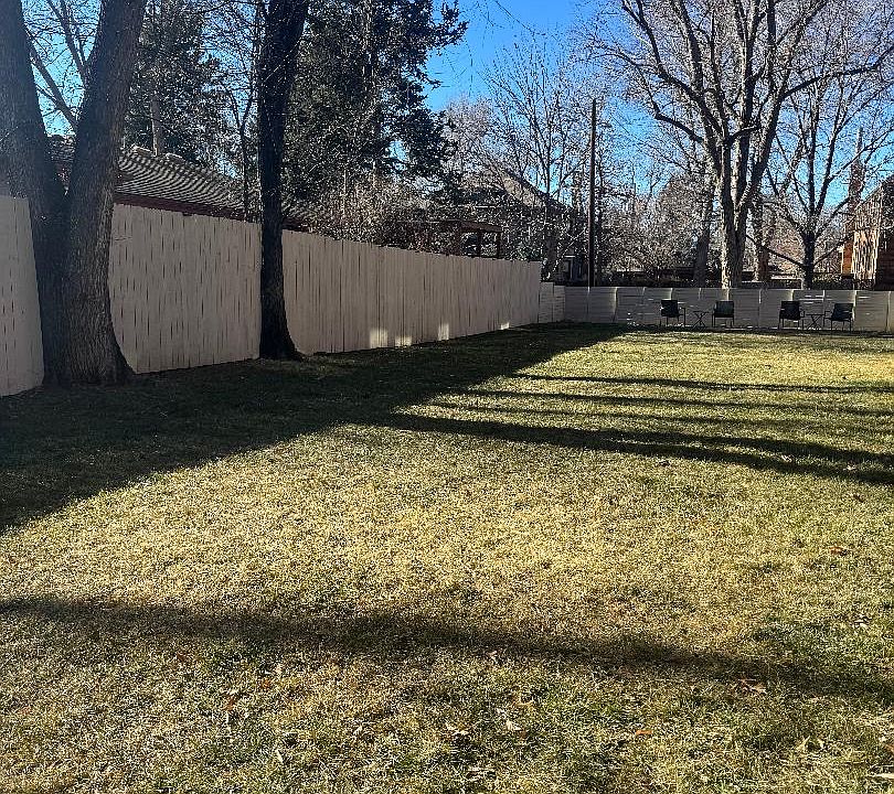 common yard looking west