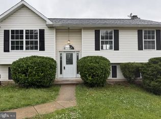 8 Rocky Ln, Baltimore, MD 21208