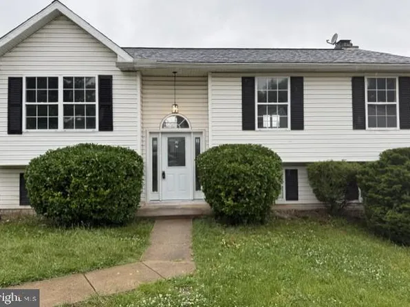 8 Rocky Ln, Baltimore, MD 21208