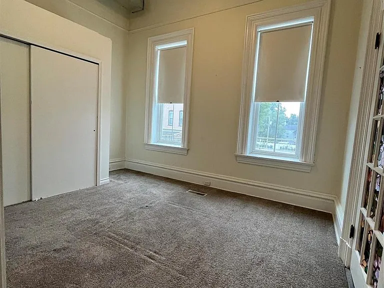 123 W Saint Louis St — Photo 4