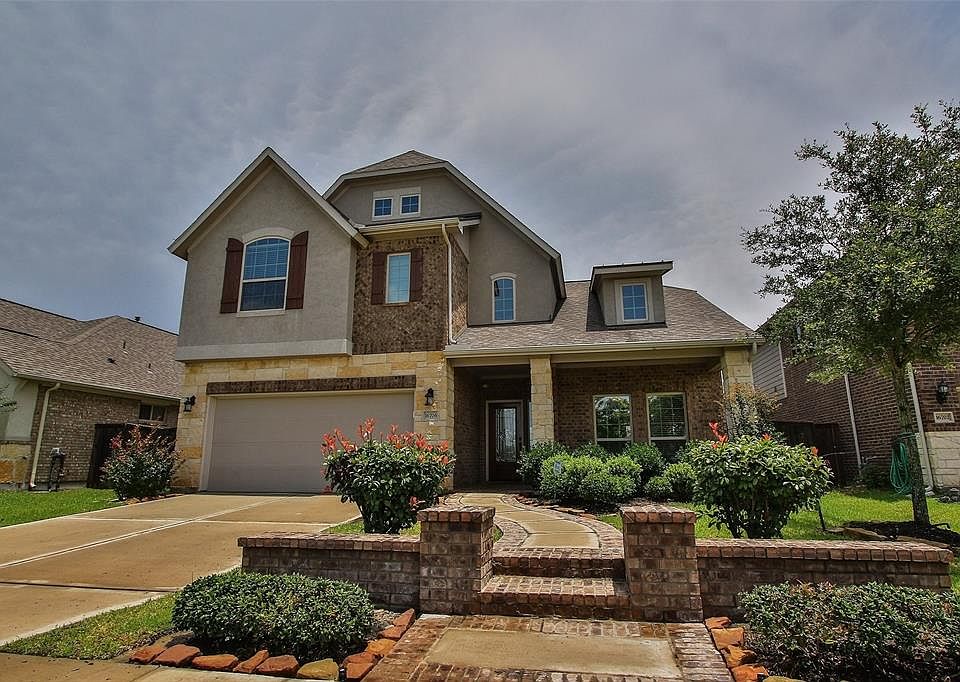 Welcome to 16706 Sycamore Bend located in the beautiful master planned community of Bridgeland.
