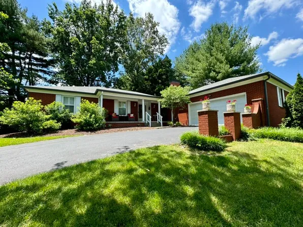 1097 Argyll Dr, Danville, KY 40422