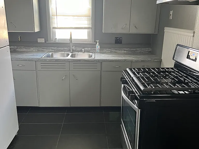 86 1/2 Fisher Rd #1/2 — Photo 11