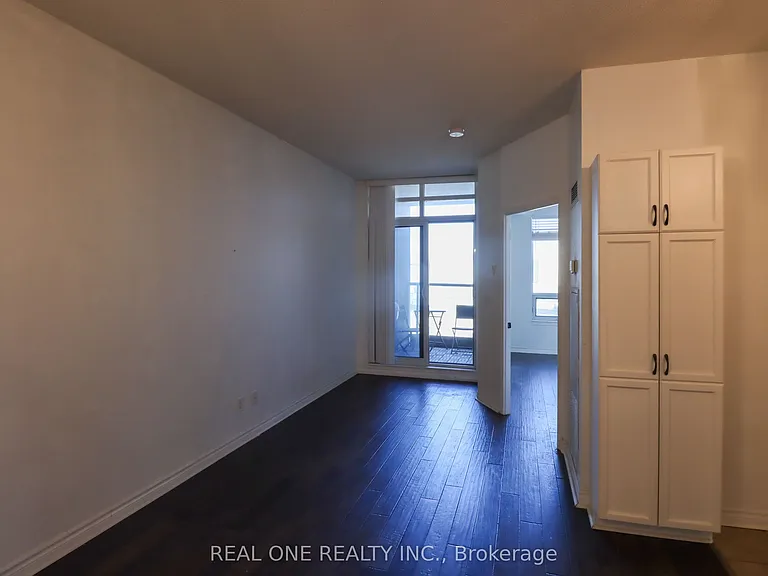 388 Prince Of Wales Dr #412 — Photo 13