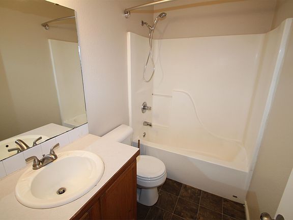 5th image of 437 Stevens Cir