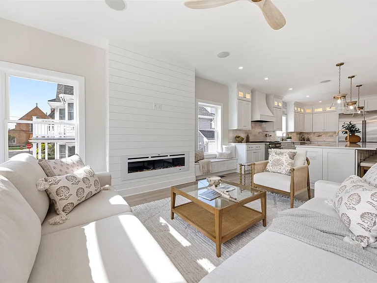 105 S Stratford Ave #BEACHBLOCK JULY AUG — Photo 25