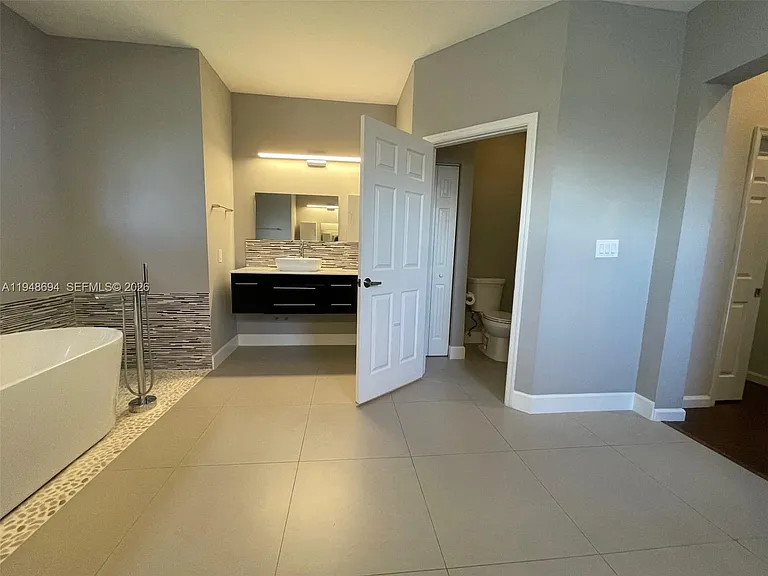 4023 Turnstone Ct — Photo 37