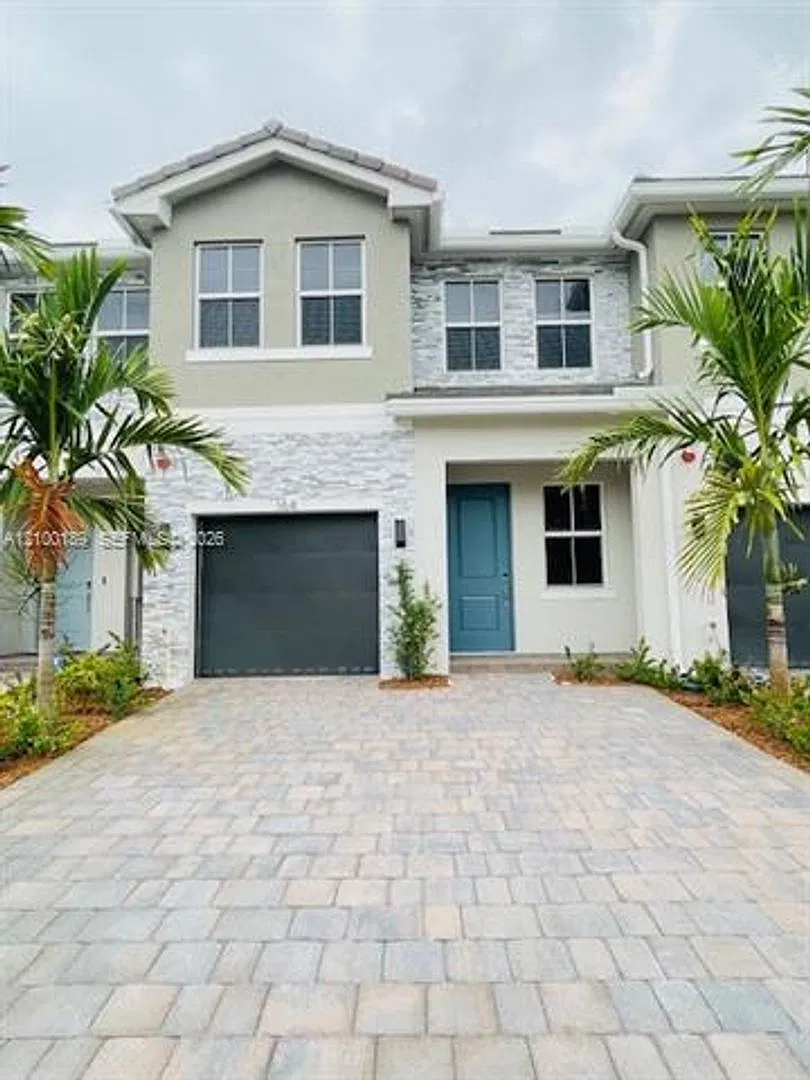 164 SW 171st Ln th 164, Pembroke Pines, FL 33027 — Photo 2