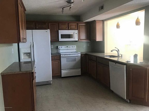 2nd image of 124 Windward Dr