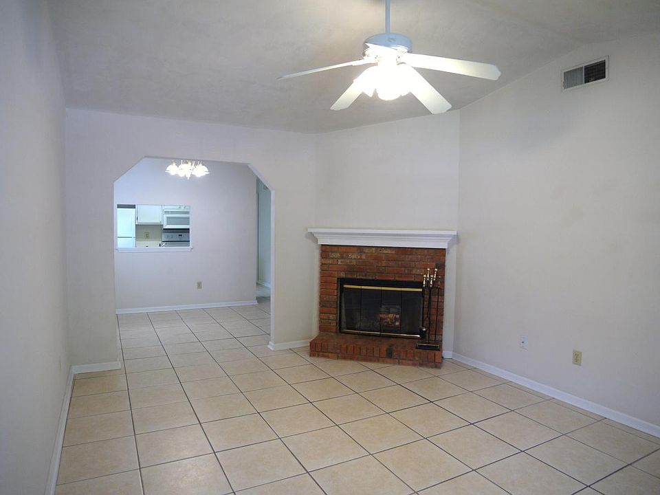 Great Room with Fireplace