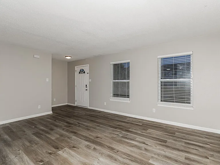 333 Sunburst Ln — Photo 4
