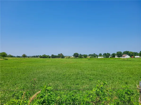 21592 Floyd Moore Rd, Gentry, AR 72734