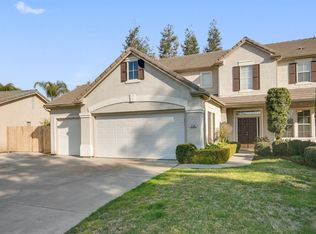 3136 S Peppertree Ct, Visalia, CA 93277