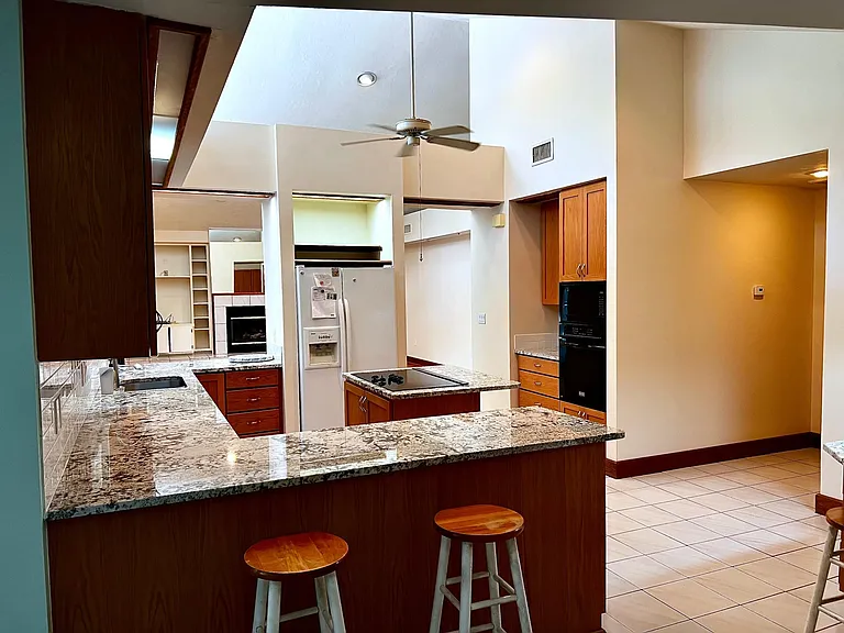 2346 NW 14th Pl — Photo 11