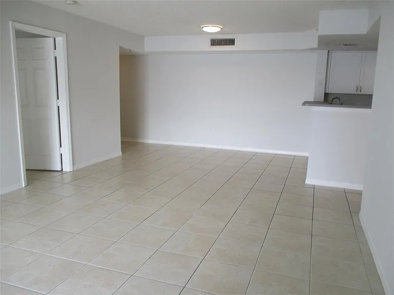 5045 Wiles Rd #206 — Photo 8