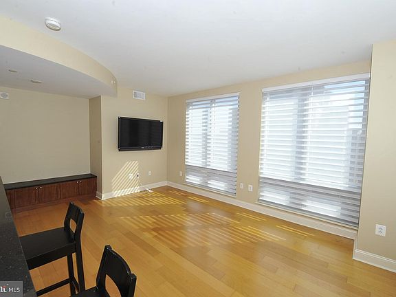 5th image of 2050 Jamieson Ave APT 1504