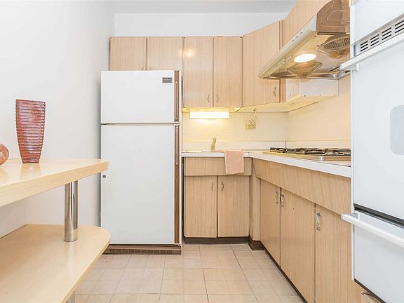 3rd image of 2325 Bell Blvd APT 1K