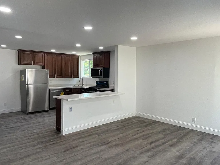 1680 Waltham Rd — Photo 14
