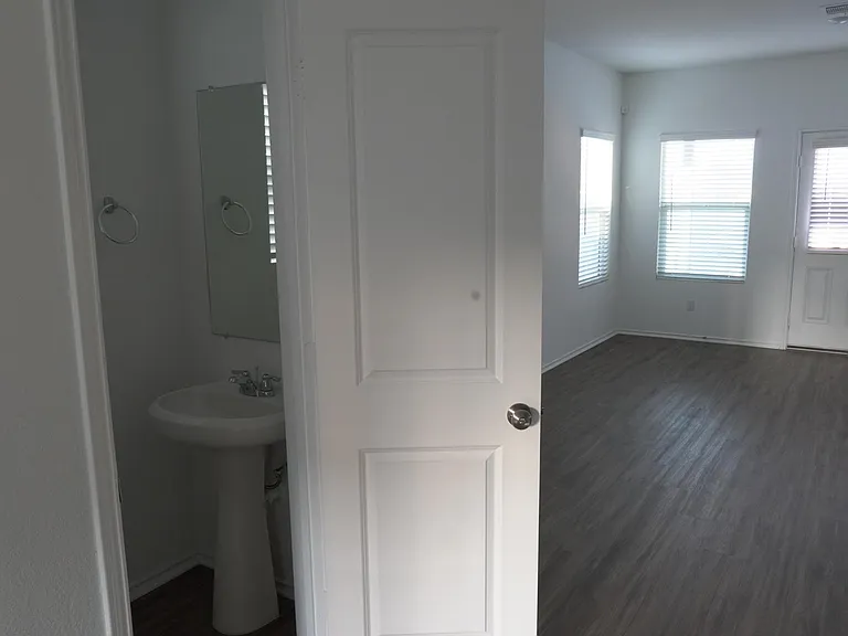 1432 Weatherford Ln — Photo 41