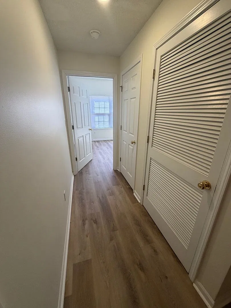 The Hill - 3 bed 2 bath — Photo 1