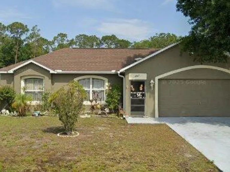 1067 Dudley Dr — Photo 1