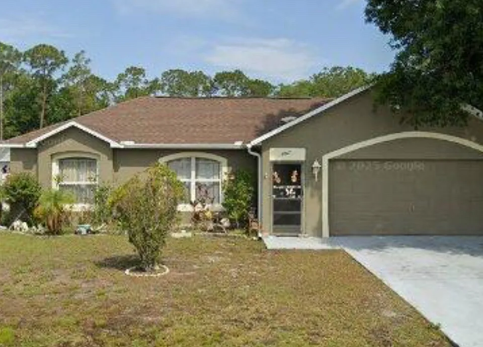 1067 Dudley Dr