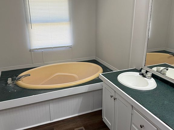 5th image of 44 Corey Dr