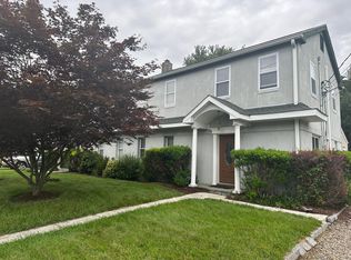 34 Campfield Dr, Fairfield, CT 06825