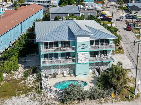1203 GULF DRIVE N #400, BRADENTON BEACH, FL 34217
