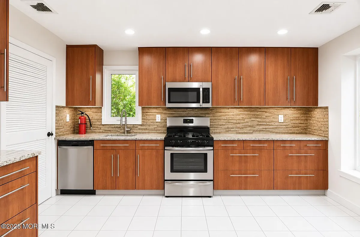 Building Photo - 201 Pear Dr