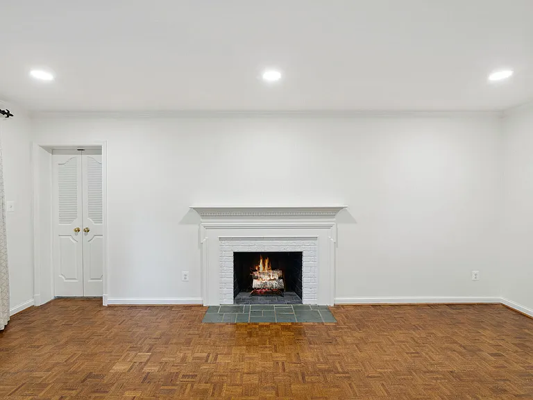 6313 Stoneham Ln — Photo 7