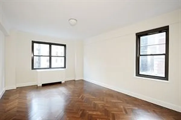 Rented by Classic Marketing- 530 Park1 | media 29