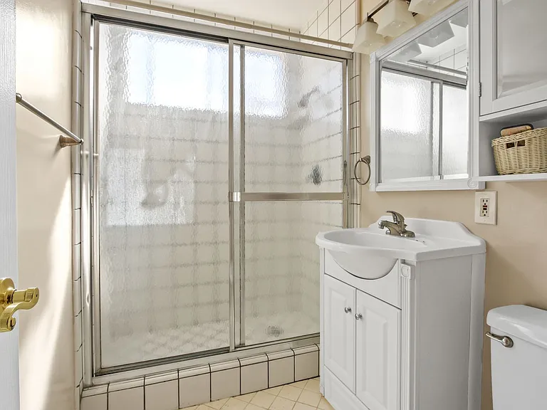 1133 16th St in Santa Monica - North of Wilshire Blvd! — Photo 11