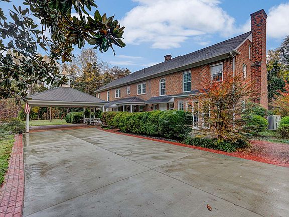 Rear  w/Carport