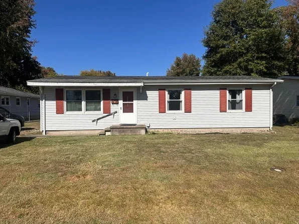1107 E Ruth St, Benton, IL 62812