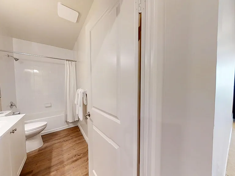 475 King St E — Photo 16