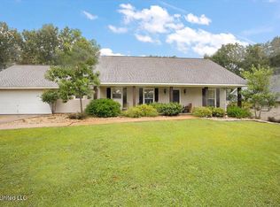 15 Lamplighter Rd, Pearl, MS 39208