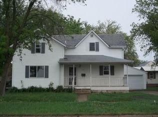315 4th Ave N, Estherville, IA 51334