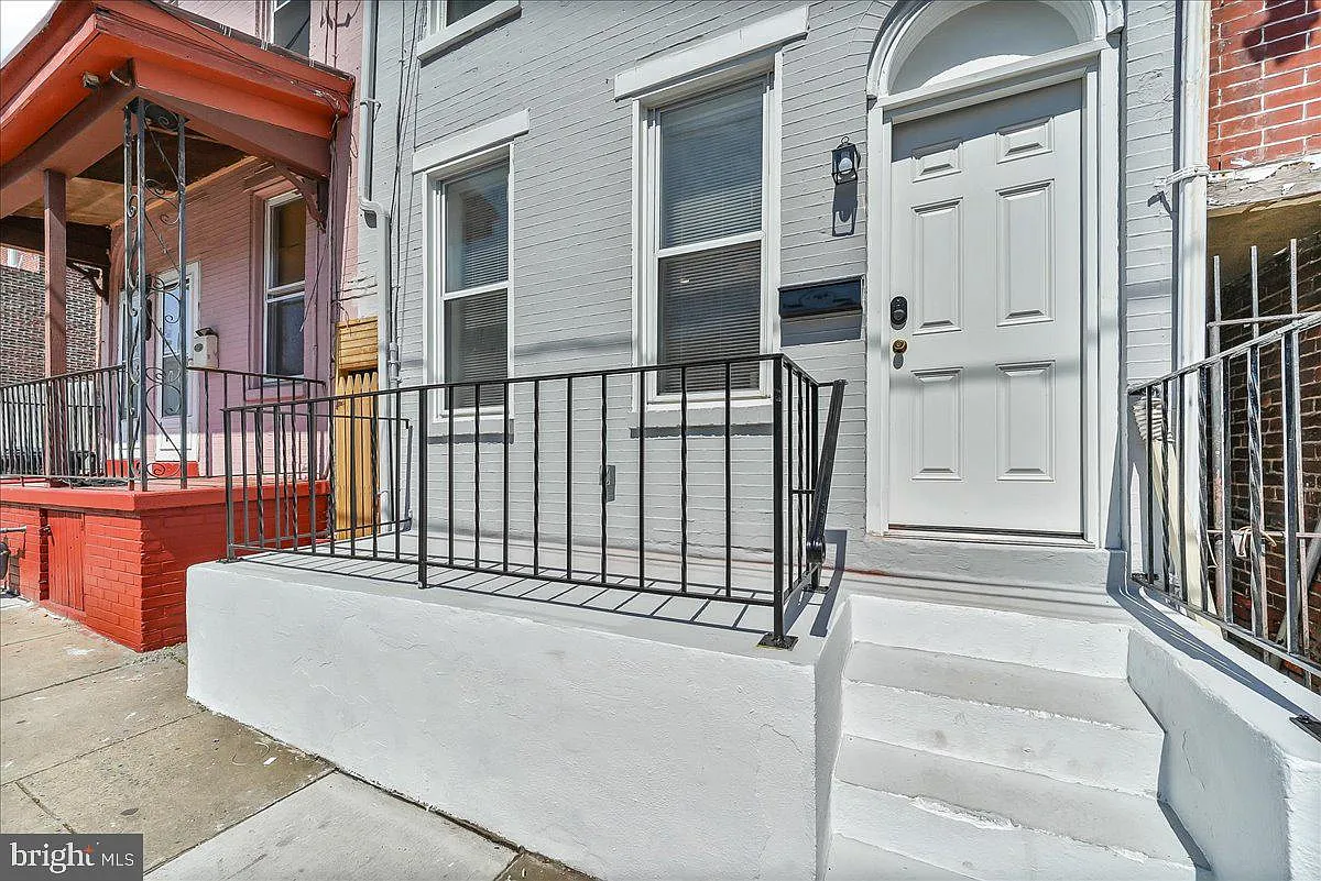 1117 W 4th St photo 1