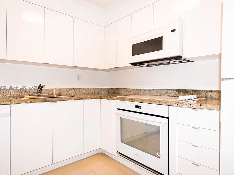 10101 E Bay Harbor Dr #404 — Photo 6