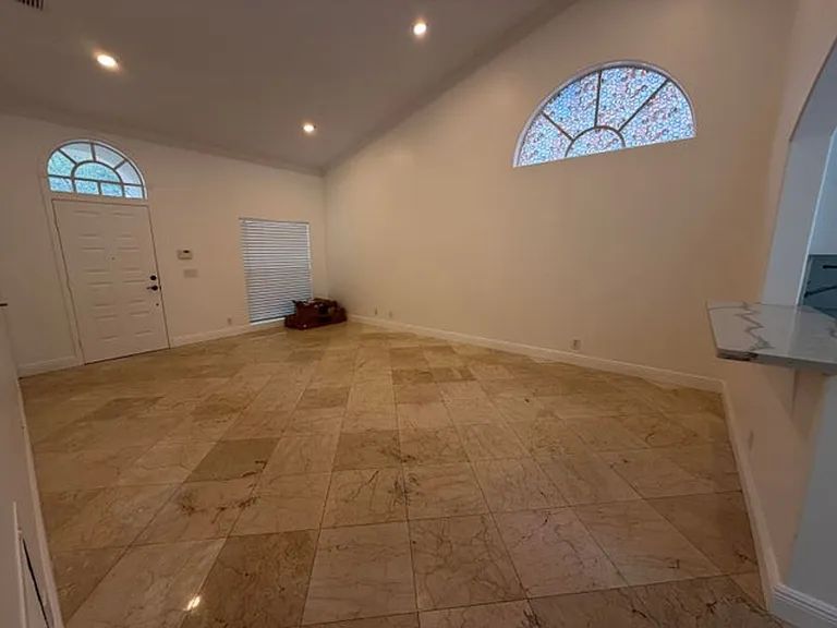 7657 Sanctuary Dr — Photo 3