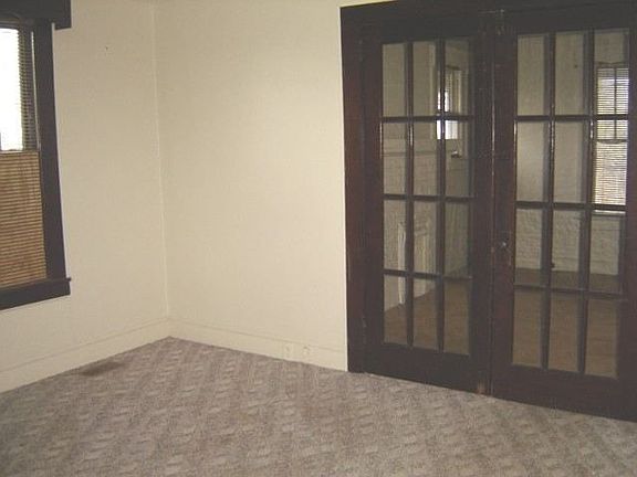 3rd image of 819 Highland Ave SE