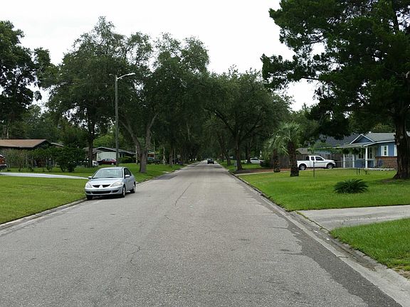 4th image of 3127 NE 12th St