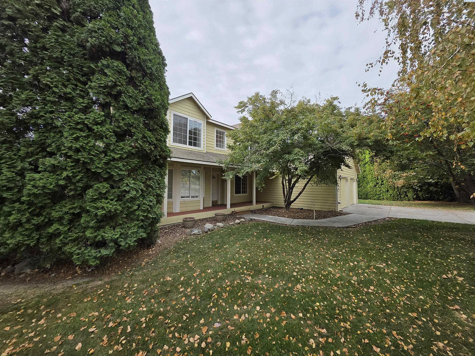 3 bed, 2.5 bath, 1955 sqft, $2,595 — Photo 3