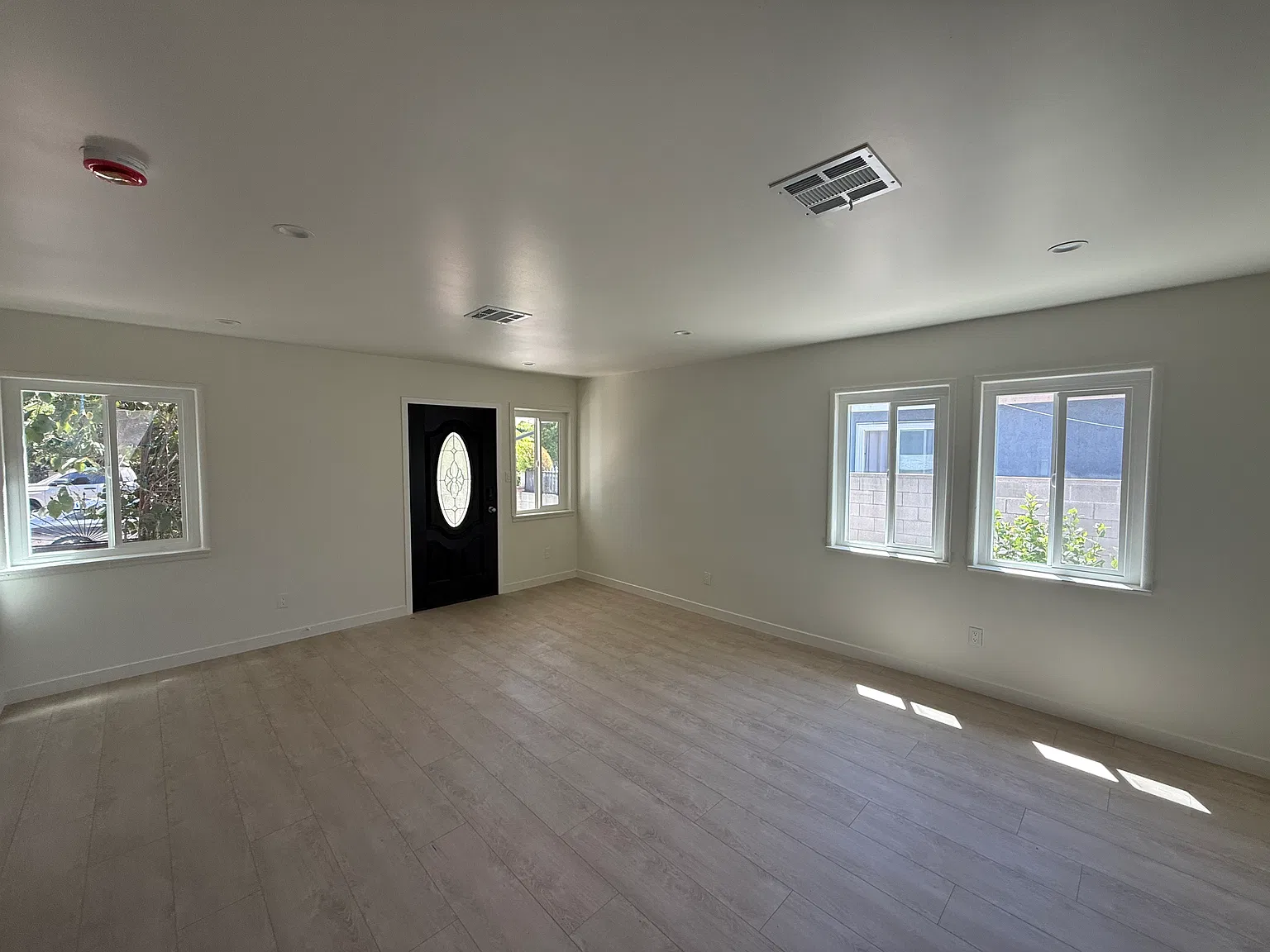 3 bed, $3,595 — Photo 4