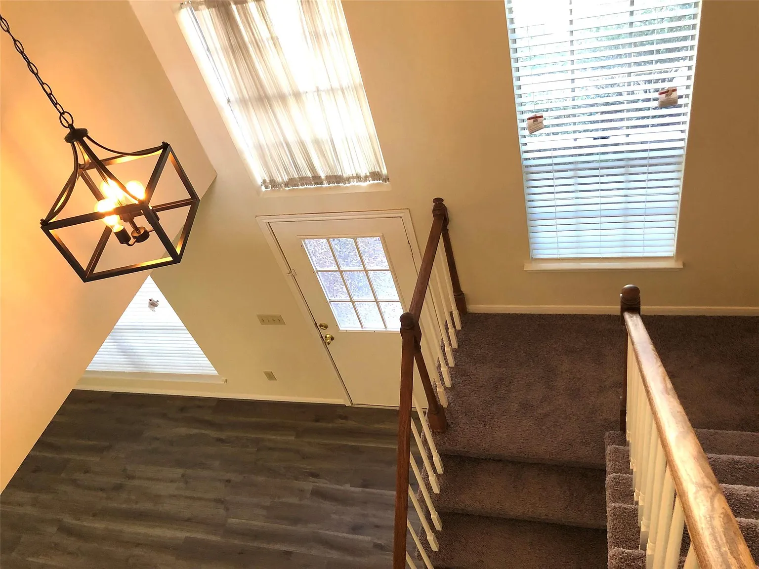 4 bed, 2.5 bath, 1986 sqft, $2,275 — Photo 4