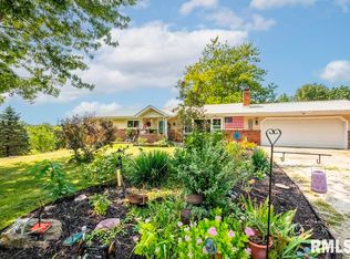 16423 W Riekena Rd, Glasford, IL 61533